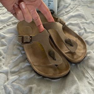 Birkenstock Gizeh Sandal Taupe Suede Size 38